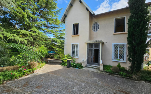 Maison Bourgeoise 7 pièces sur parcelle 1638 m² CREPIEUX