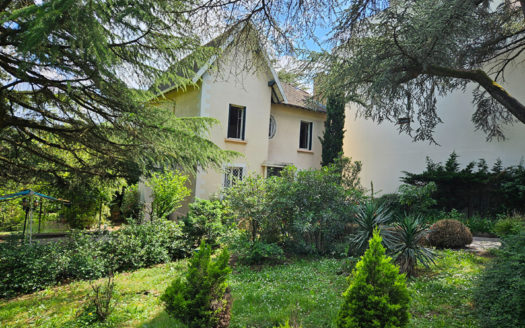 Maison Bourgeoise 7 pièces sur parcelle 1638 m² CREPIEUX