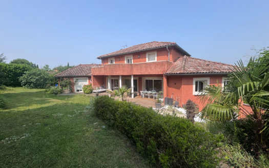 Maison récente 195 m² NEYRON