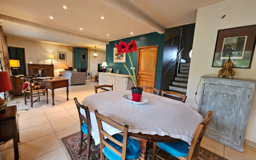 Maison récente 195 m² NEYRON