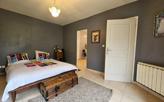 Maison récente 195 m² NEYRON