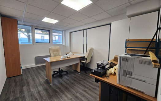 Bureaux rénovés 230 m² avec parkings Bachut / Monplaisir