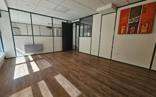 Bureaux rénovés 230 m² avec parkings Bachut / Monplaisir