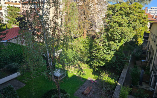 T3 à rénover proche métro République