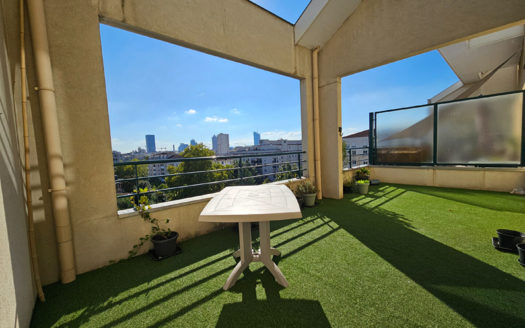 T4 récent dernier étage Place Wilson