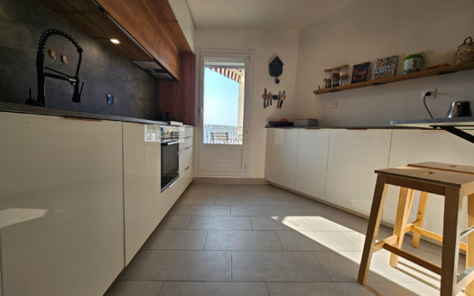 T4 rénové avec parking Croix-Luizet