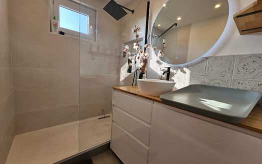 T4 rénové avec parking Croix-Luizet