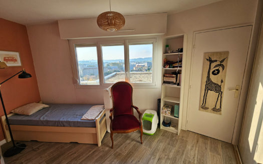 T4 rénové avec parking Croix-Luizet