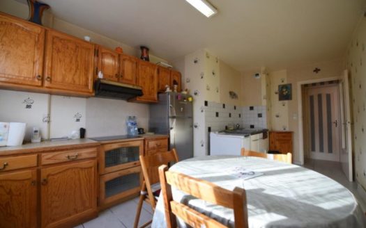 T5 avec balcons et parkings Tonkin / Charpennes