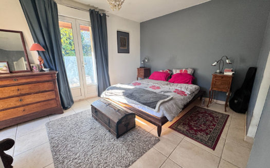 Maison récente 195 m² NEYRON