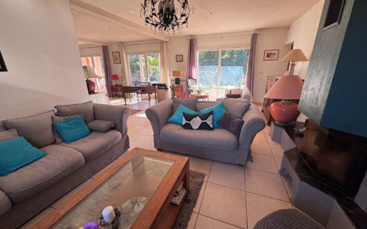 Maison récente 195 m² NEYRON