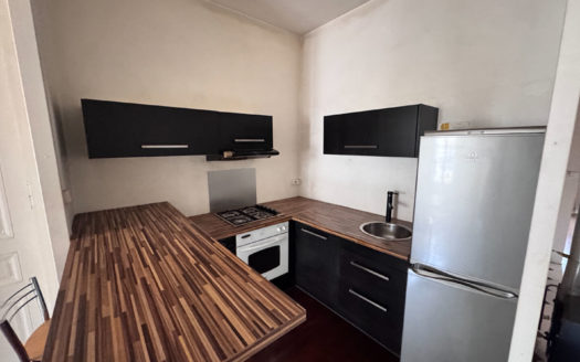 T2 traversant métro République