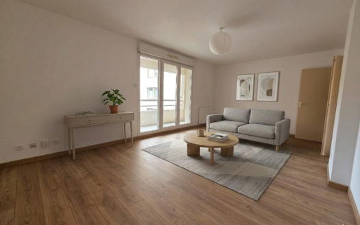 T4 Rénové avec balcon Charpennes