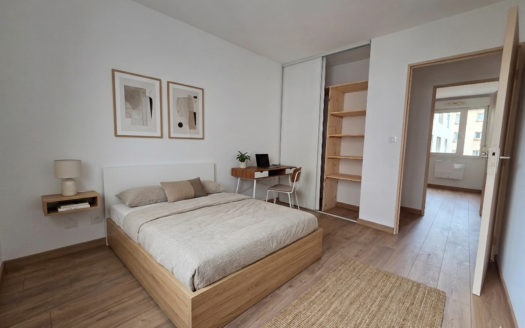 T4 Rénové avec balcon Charpennes