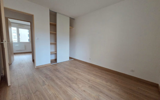 T4 Rénové avec balcon Charpennes