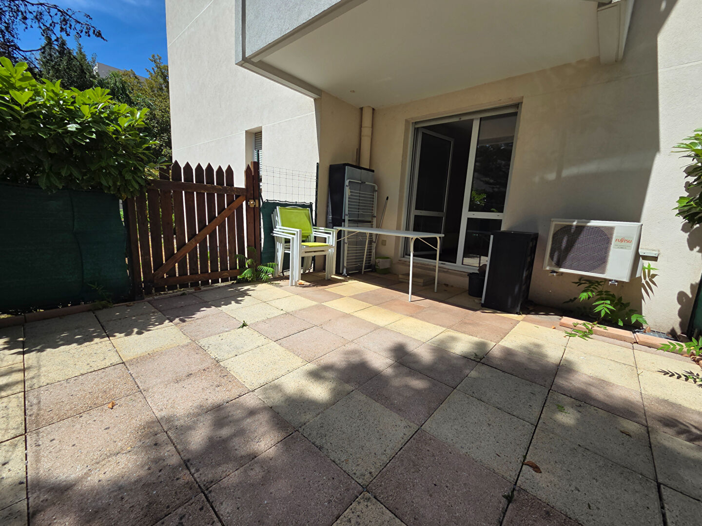 T2 meublé avec garage Monplaisir