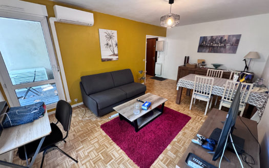 T2 rénové avec balcon Charpennes