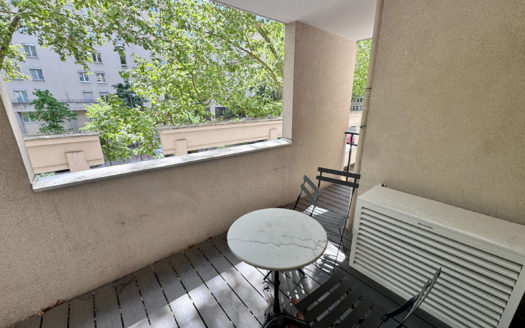 T2 rénové avec balcon Charpennes