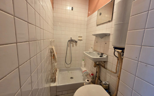 Studio à rénover métro Foch